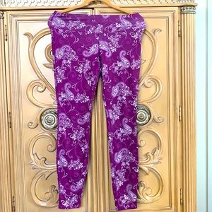 Athleta Leggings Purple w/Floral  print stretchy S